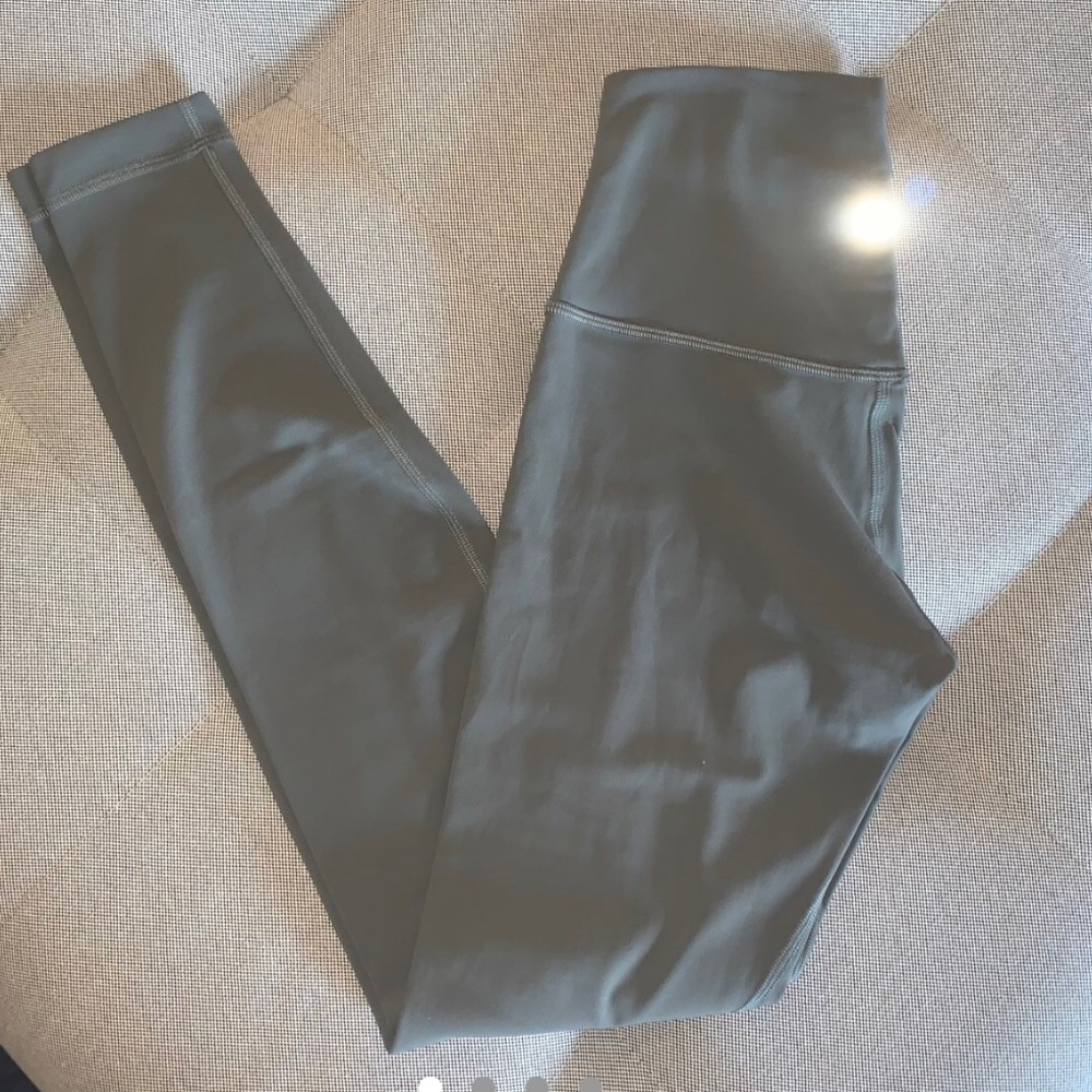 SIZE 4 NWOT GREY SAGE LULULEMONS